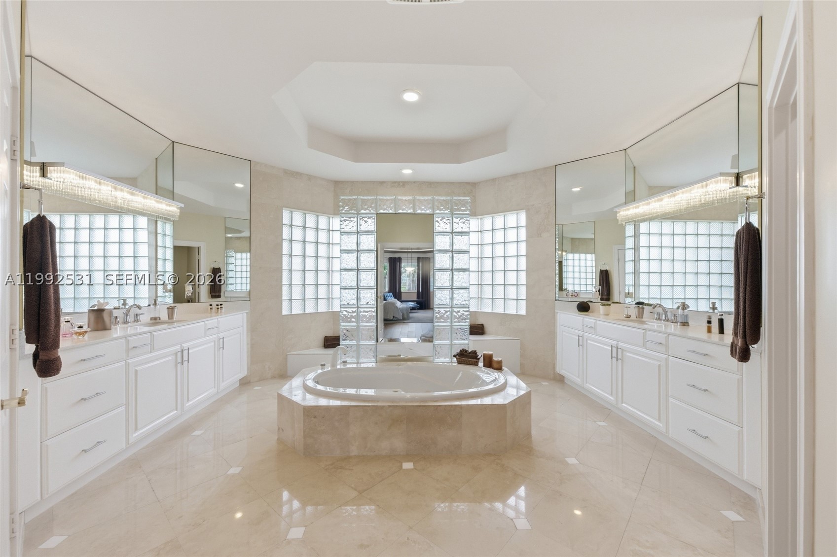 2488 Provence Cir Property Photo 23