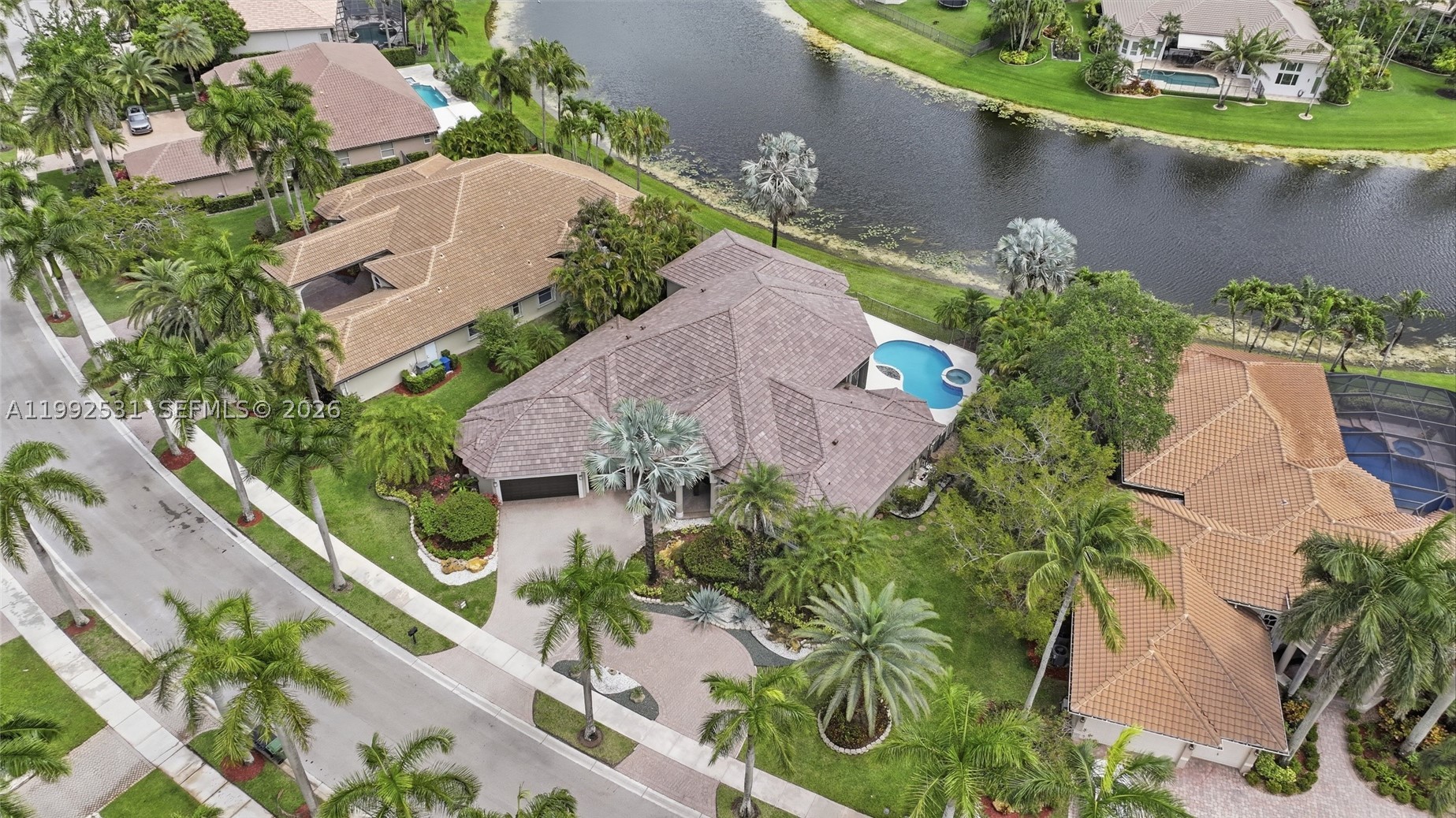 2488 Provence Cir Property Photo 40
