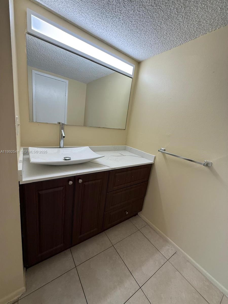 4848 Nw 24th Ct 309 Property Photo 10