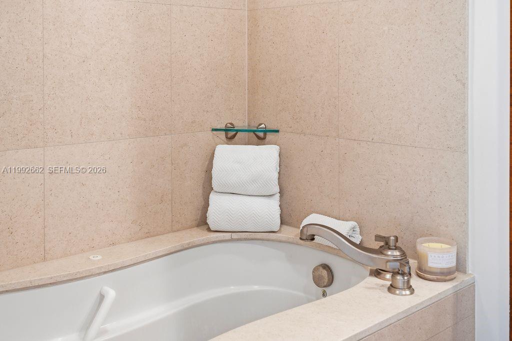 6801 Collins Ave 1414 Property Photo 9