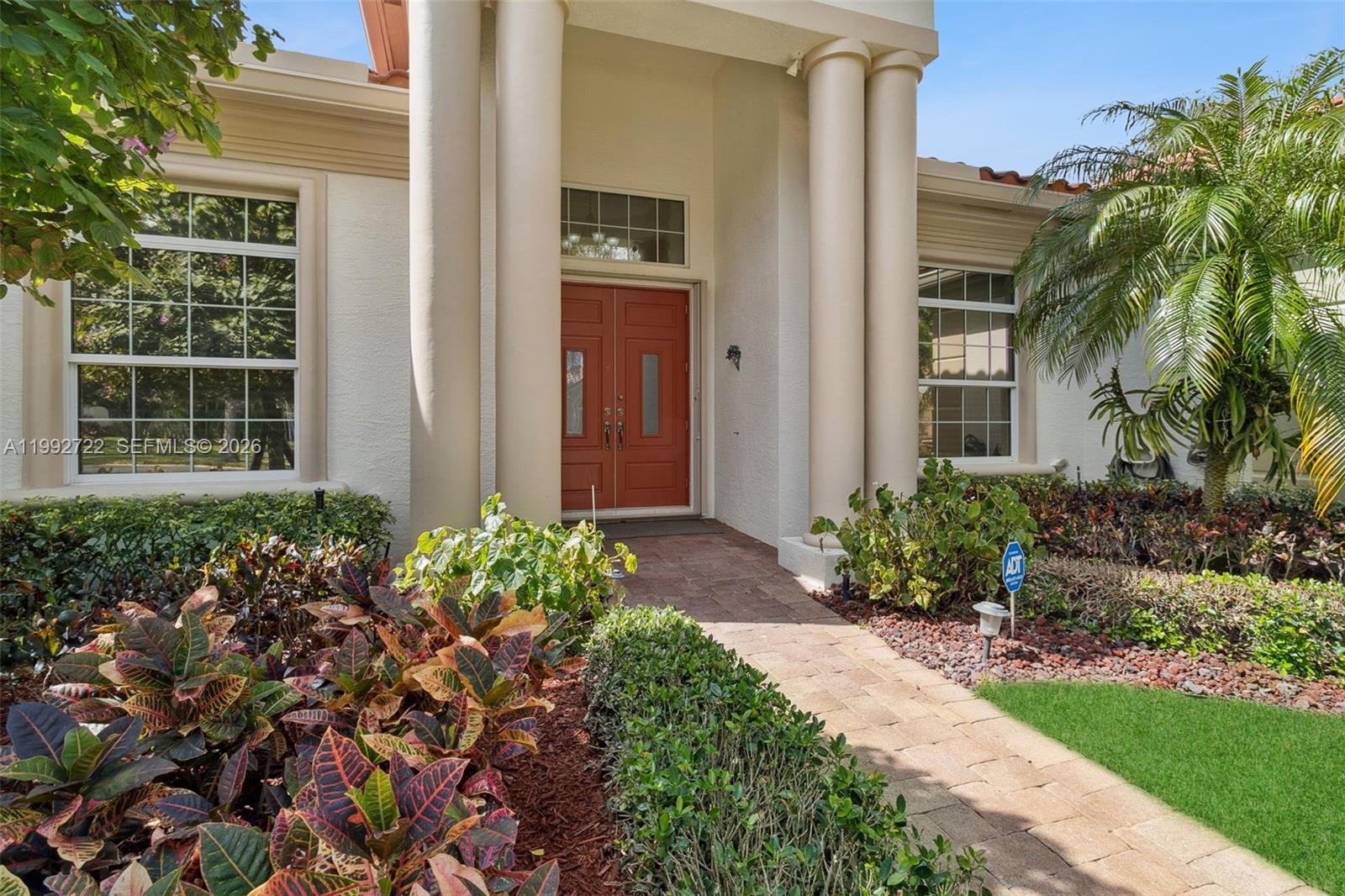 A11992722 Property Photo 3