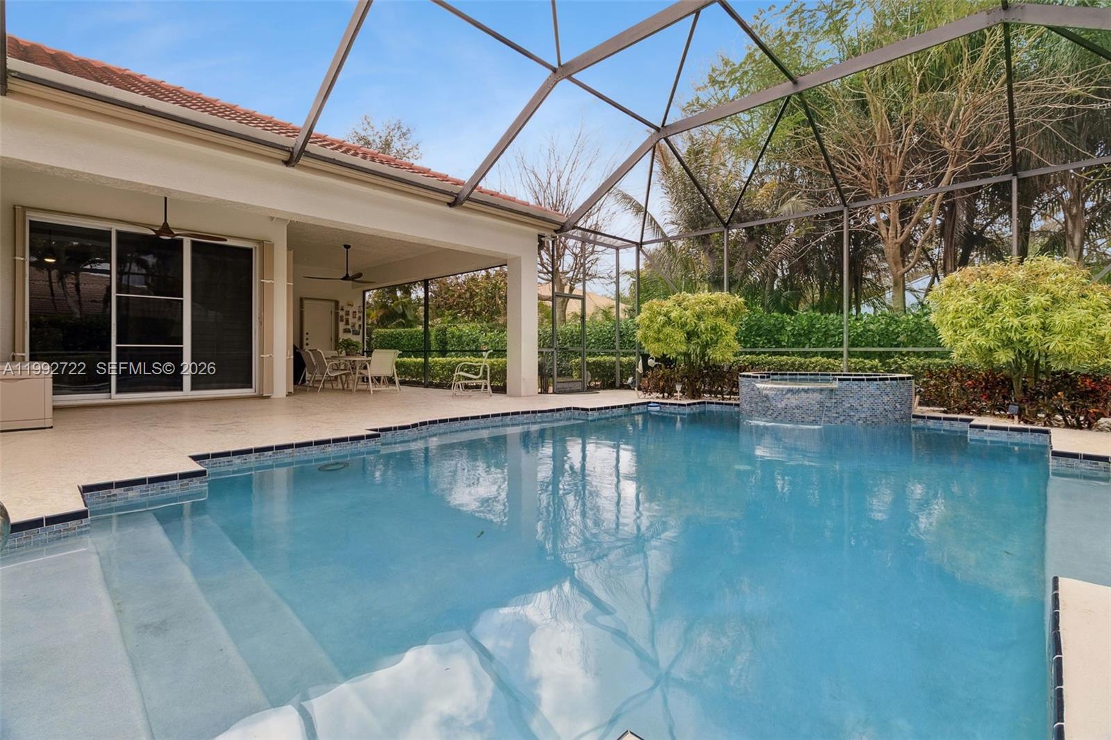 A11992722 Property Photo 33