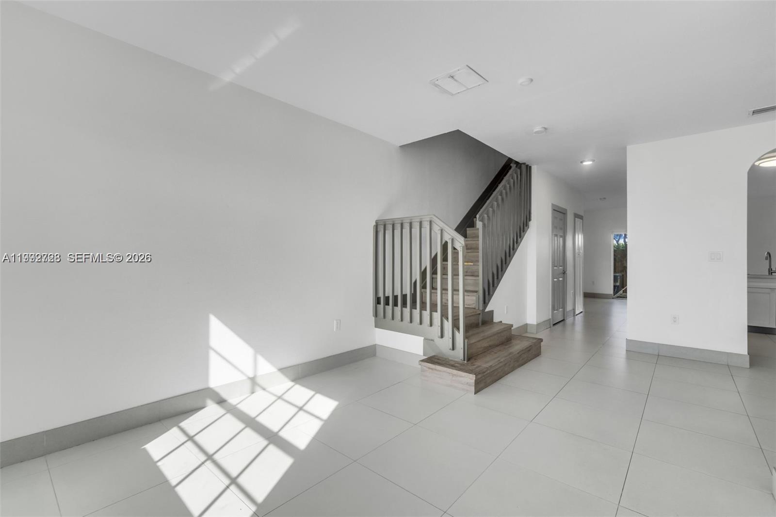 1720 Ne 33rd Ave 104-5 Property Photo 5