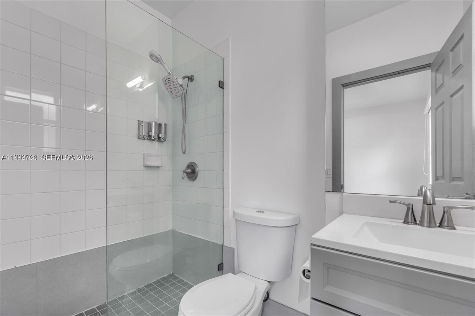 1720 Ne 33rd Ave 104-5 Property Photo 18