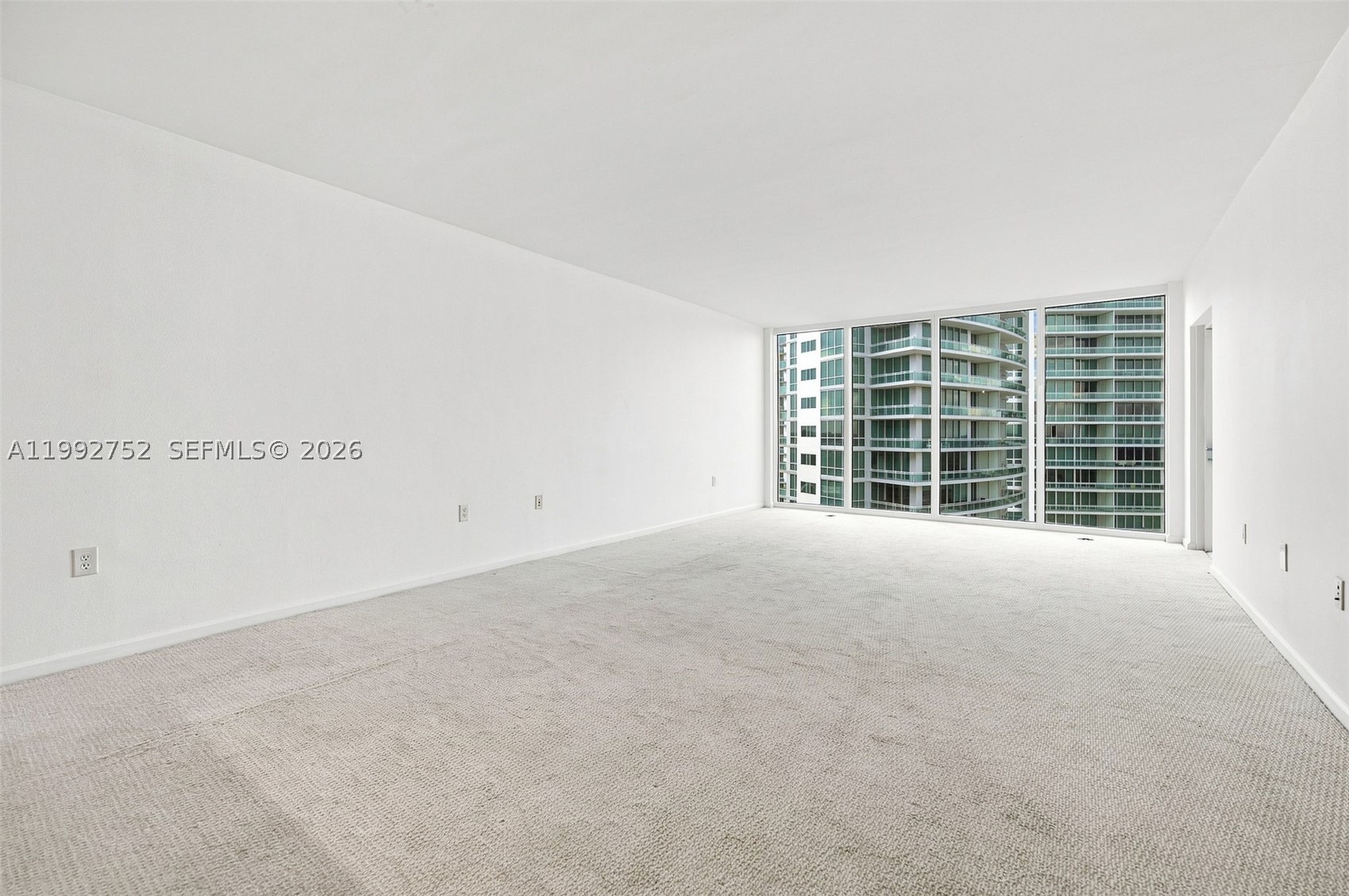 10275 Collins Ave 1107 Property Photo 4