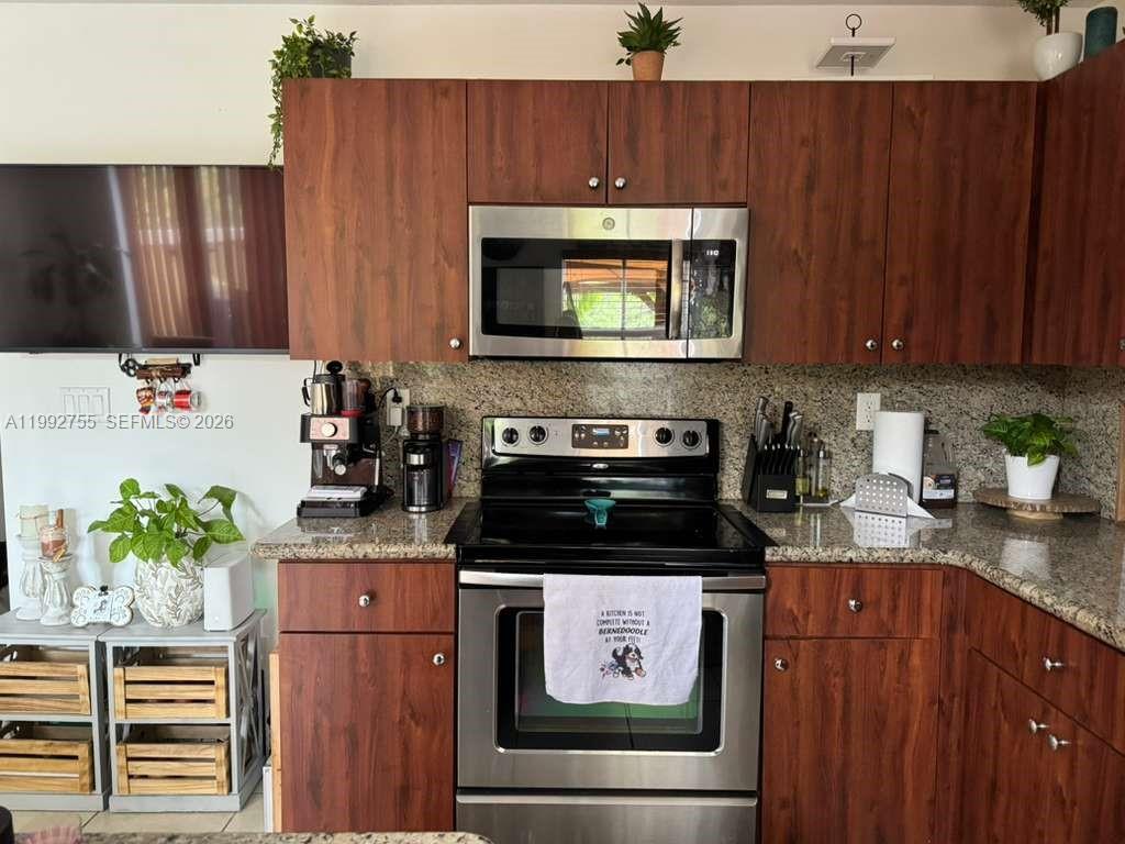 1083 Sw 143 Ave 1206 Property Photo 8