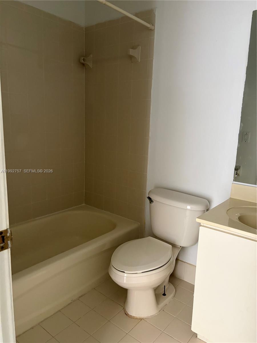 2281 Ne 42nd Ave Property Photo 13