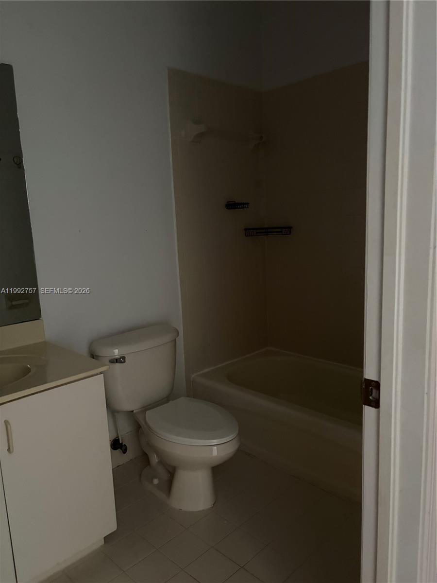 2281 Ne 42nd Ave Property Photo 33