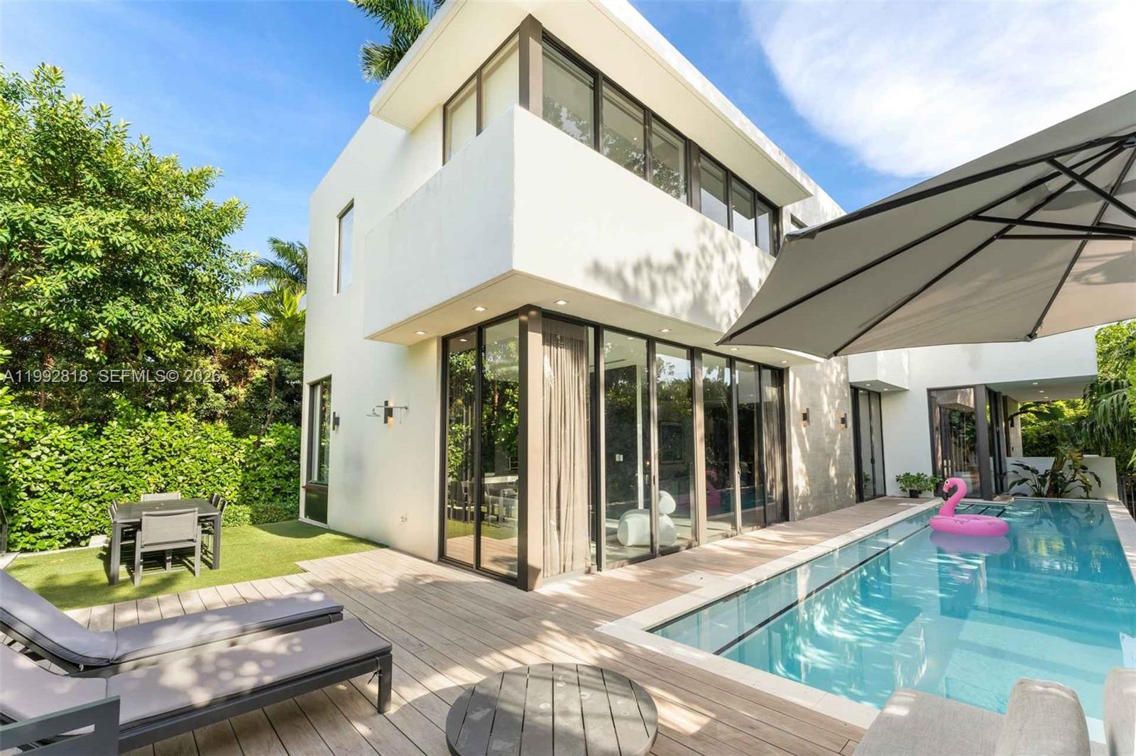 121 2nd Dilido Ter. Share A Property Photo 5