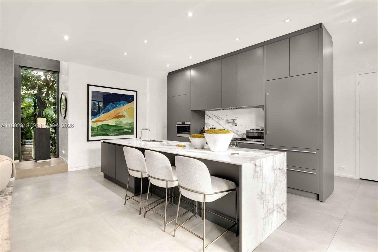 121 2nd Dilido Ter. Share A Property Photo 7