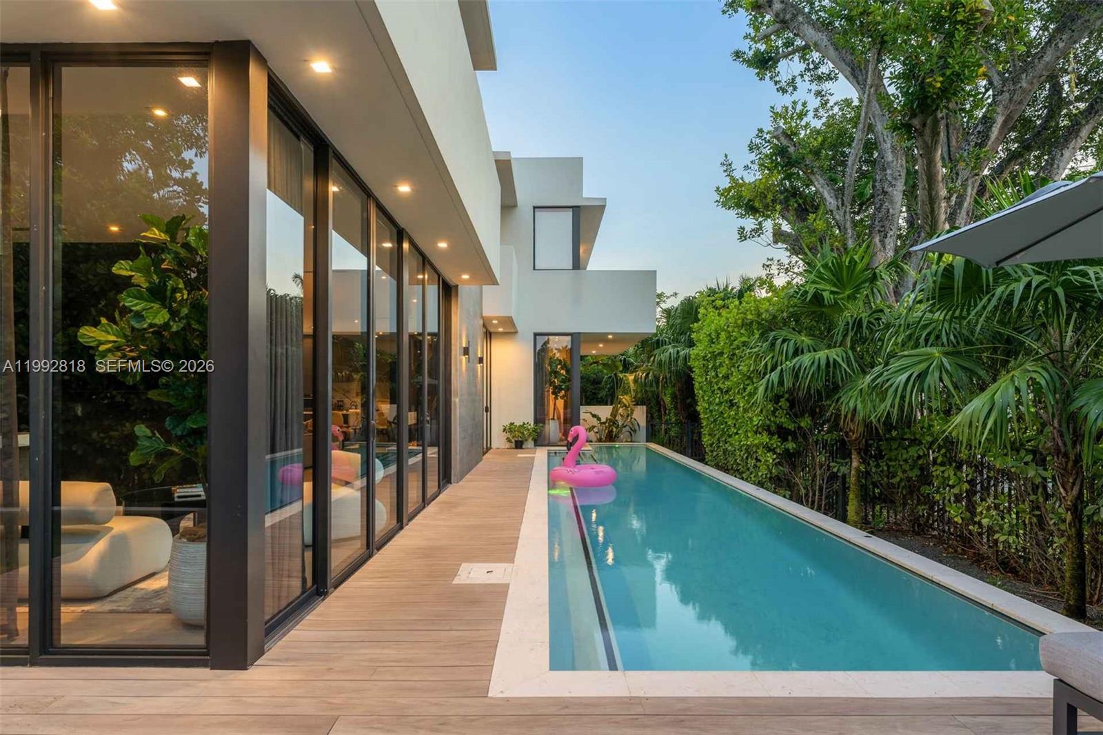 121 2nd Dilido Ter. Share A Property Photo 13