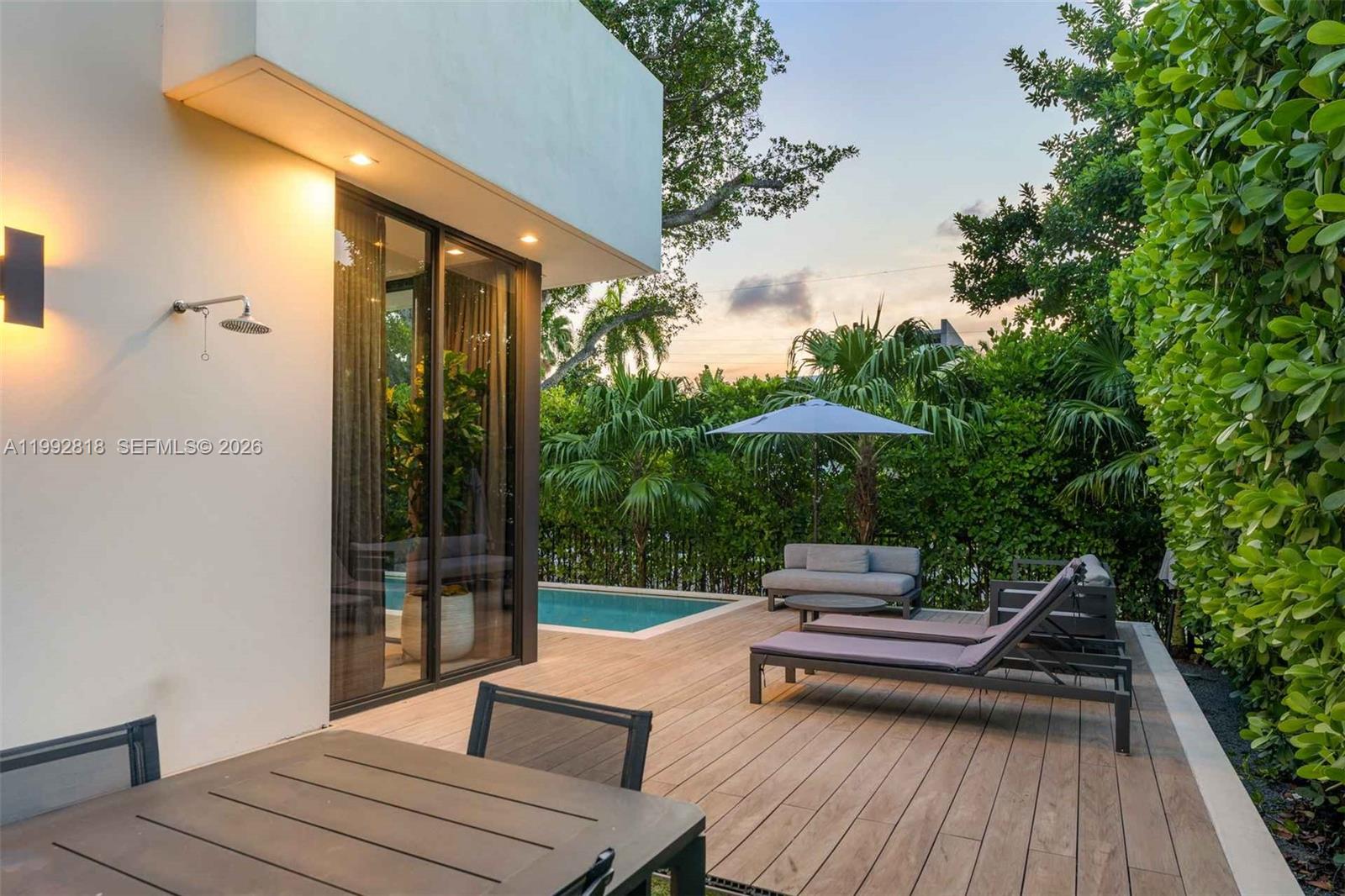 121 2nd Dilido Ter. Share A Property Photo 15