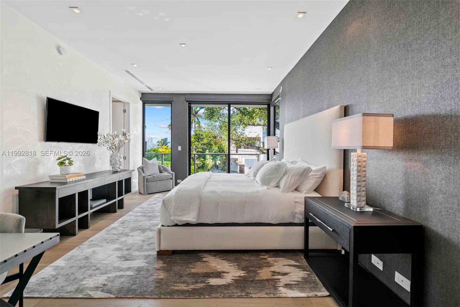 121 2nd Dilido Ter. Share A Property Photo 20