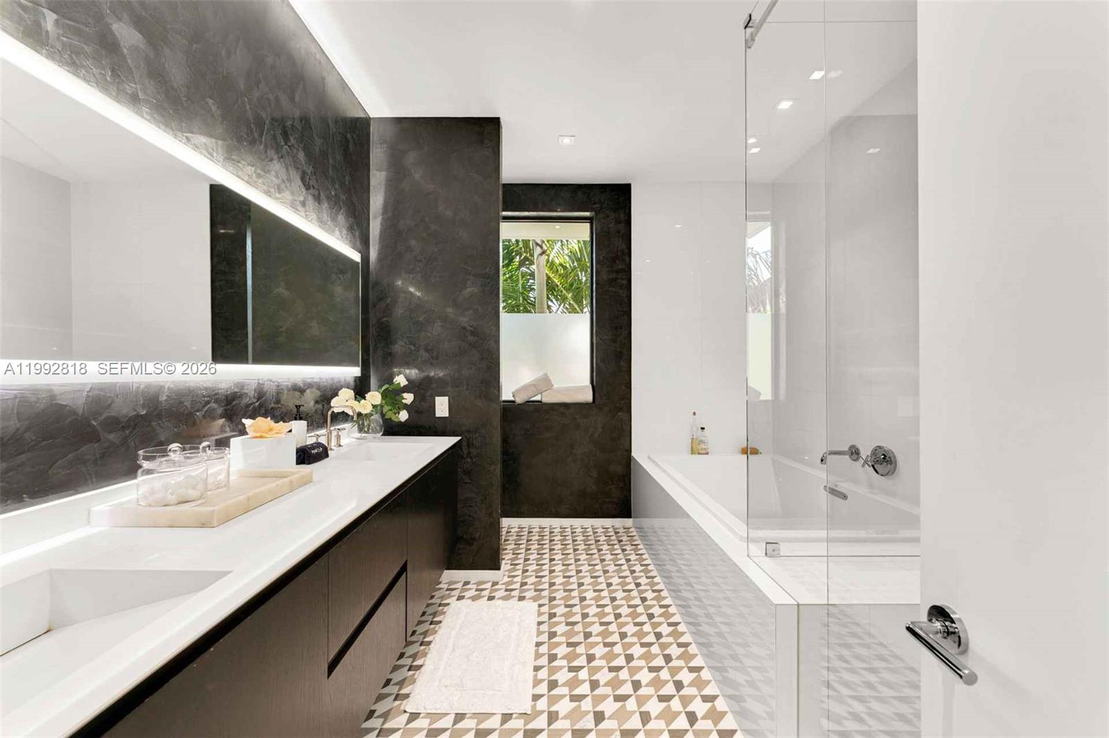 121 2nd Dilido Ter. Share A Property Photo 21
