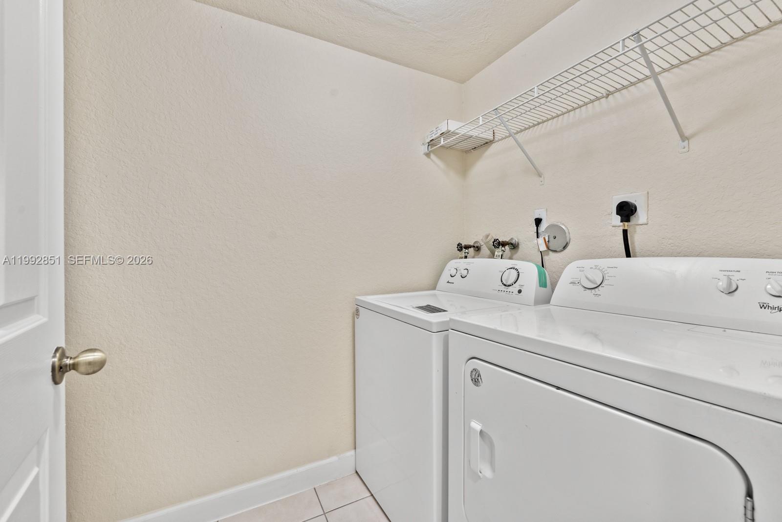 2411 Se 14th St Property Photo 11