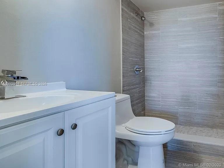8240 Sw 210th St 319 Property Photo 10