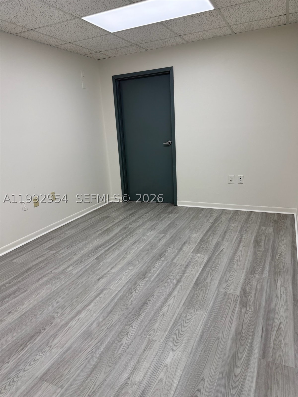 A11992954 Property Photo 6