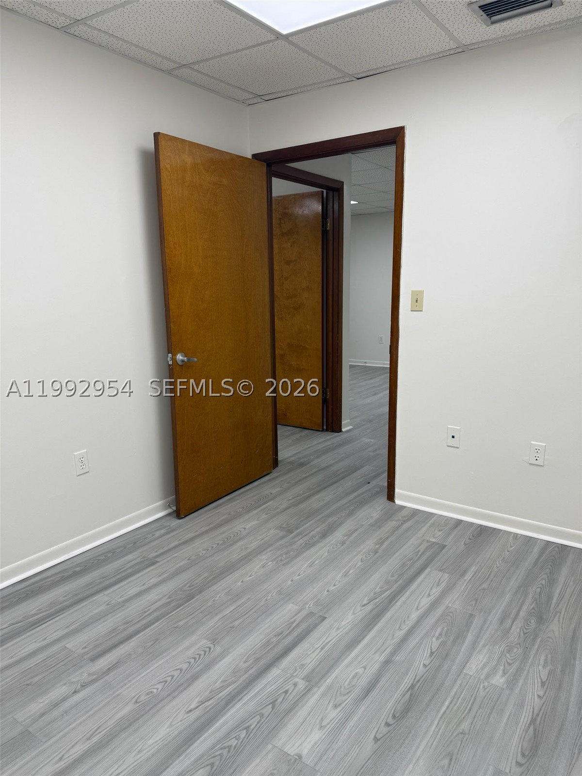 A11992954 Property Photo 9