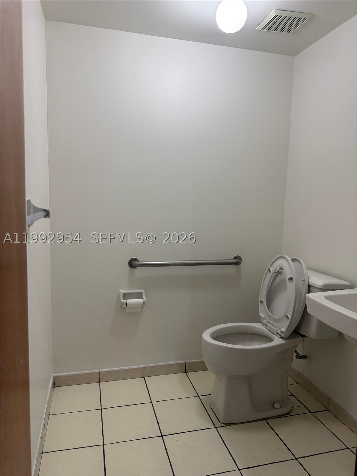 A11992954 Property Photo 14