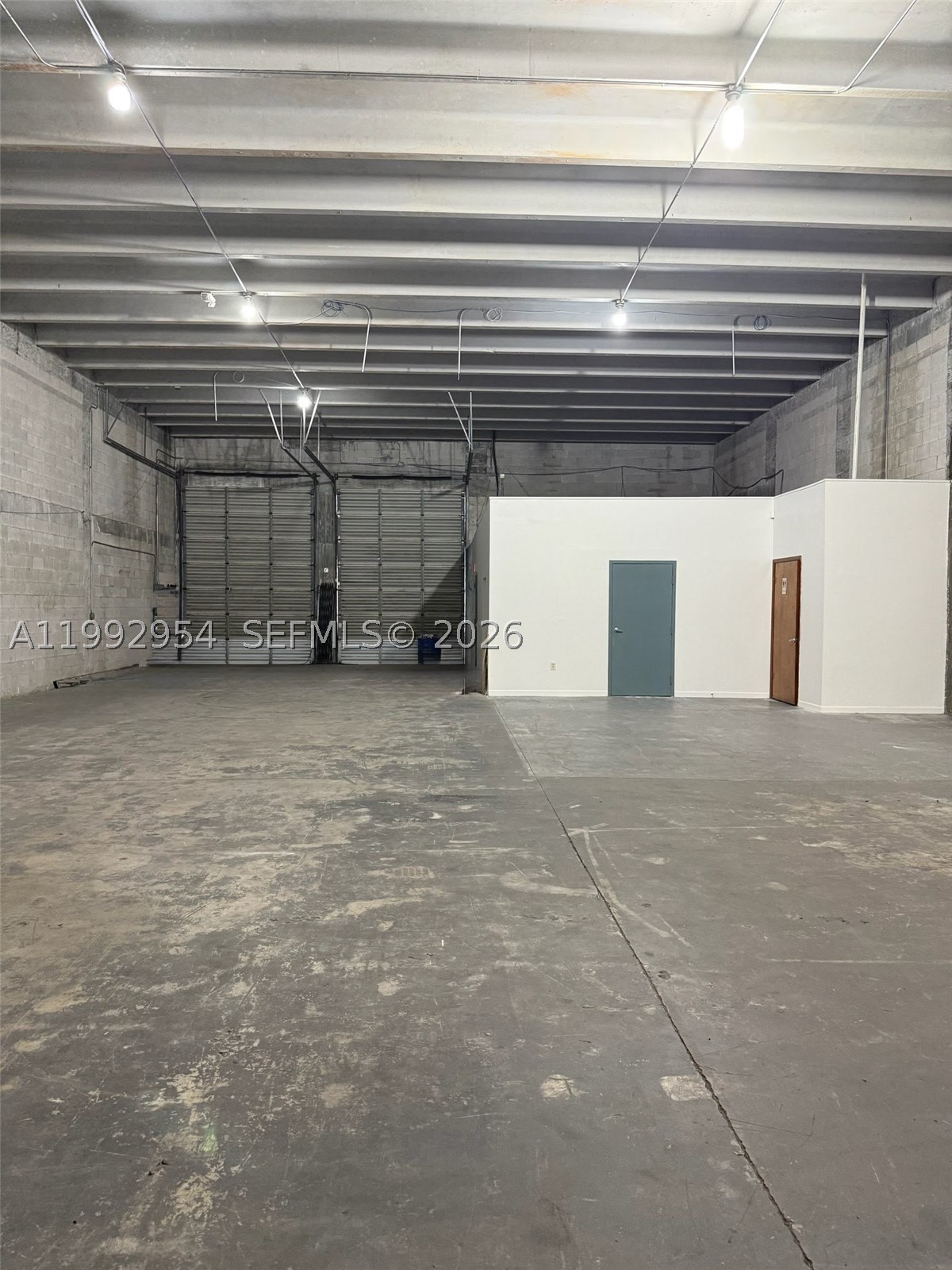 A11992954 Property Photo 16