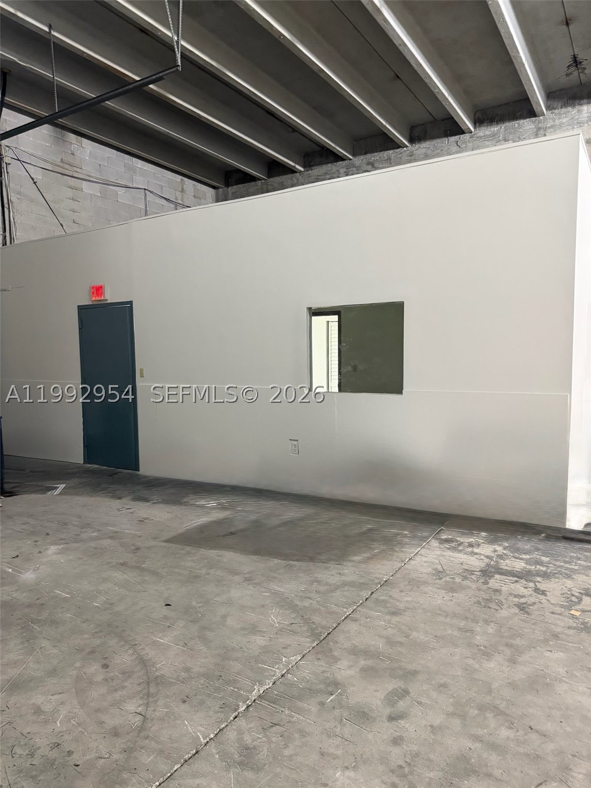 A11992954 Property Photo 18
