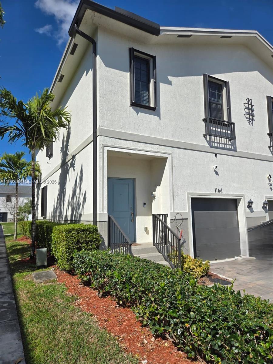 1166 SW 7th Ave Property Photo 1