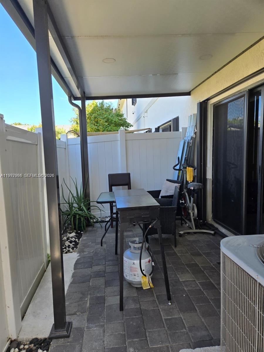1166 Sw 7th Ave Property Photo 17