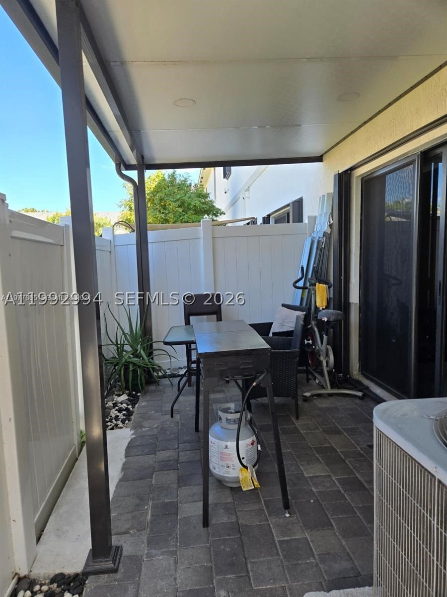1166 Sw 7th Ave Property Photo 17