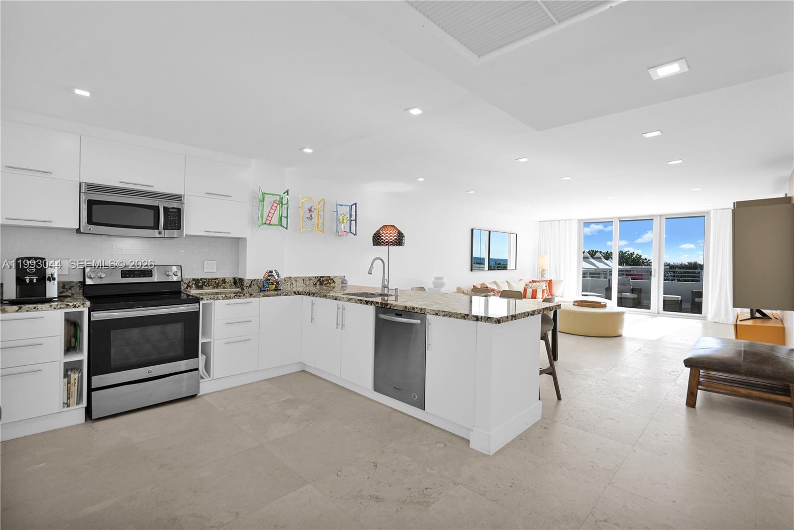 5555 Collins Ave 3n Property Photo 6