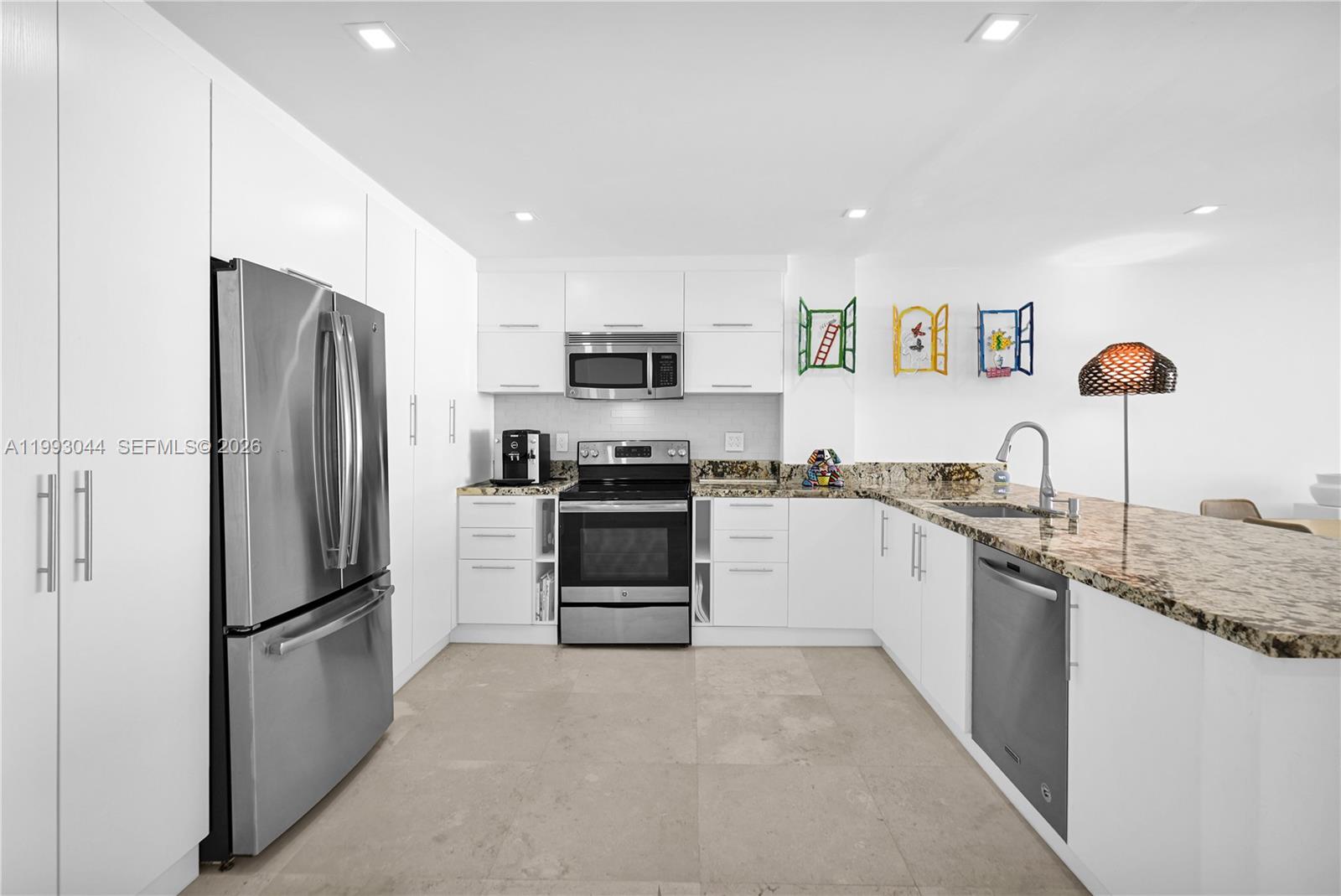 5555 Collins Ave 3n Property Photo 8