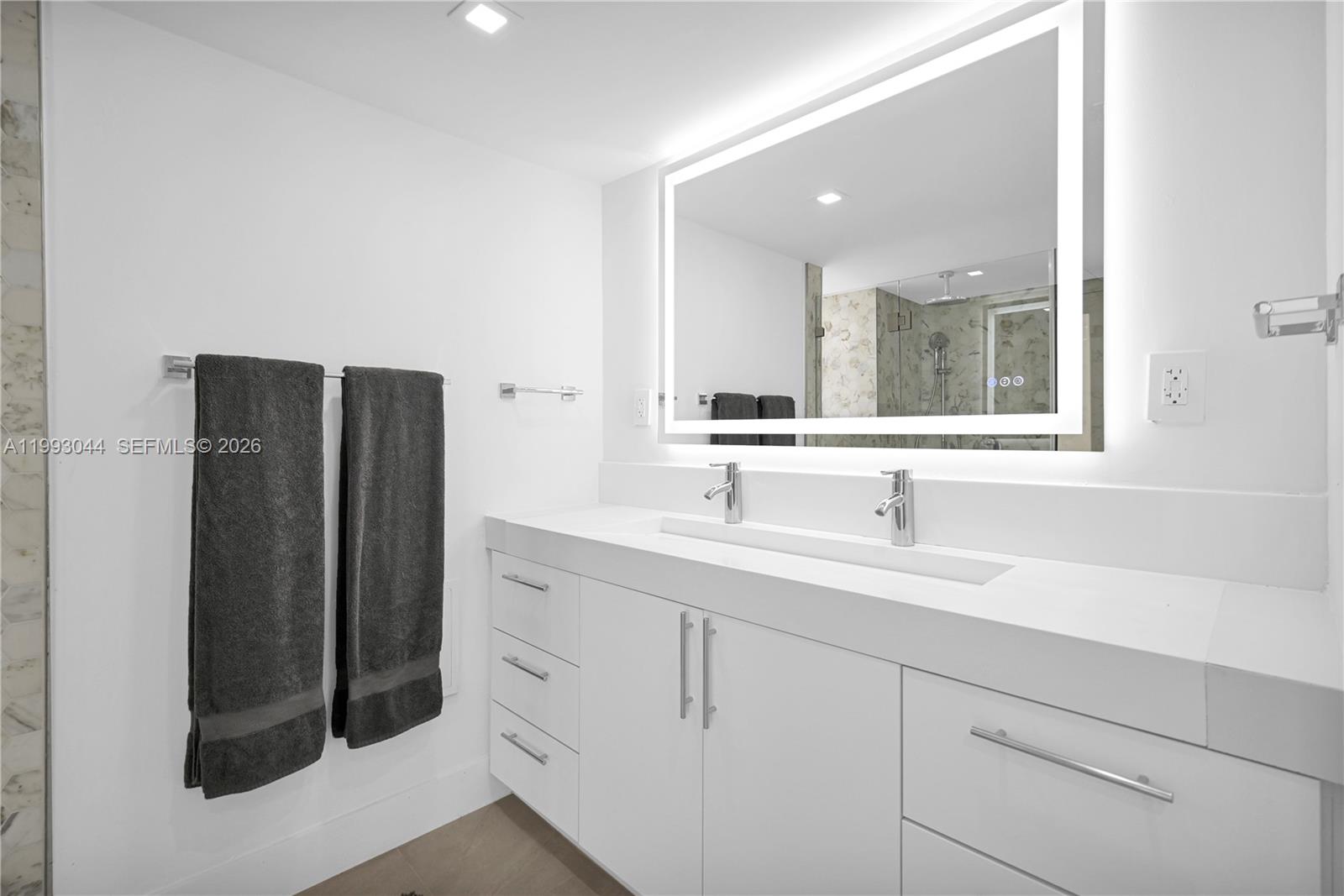 5555 Collins Ave 3n Property Photo 23
