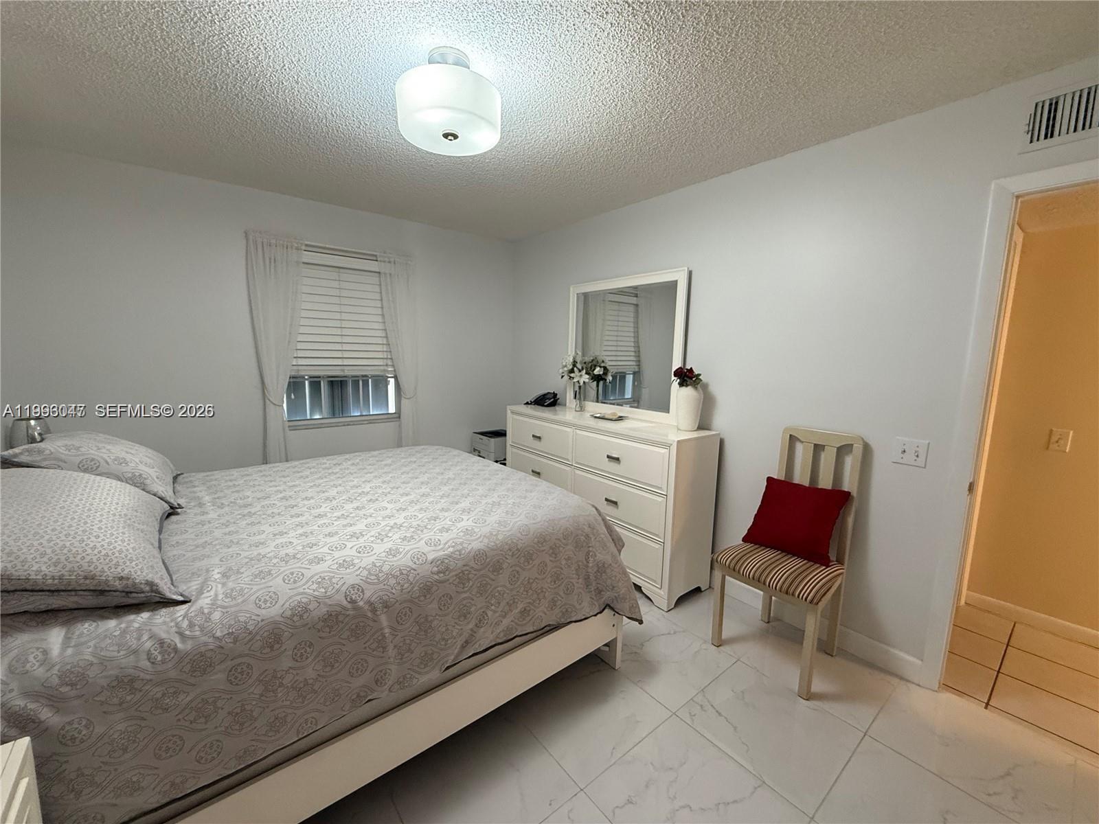 627 Waterside Dr 627 Property Photo 4