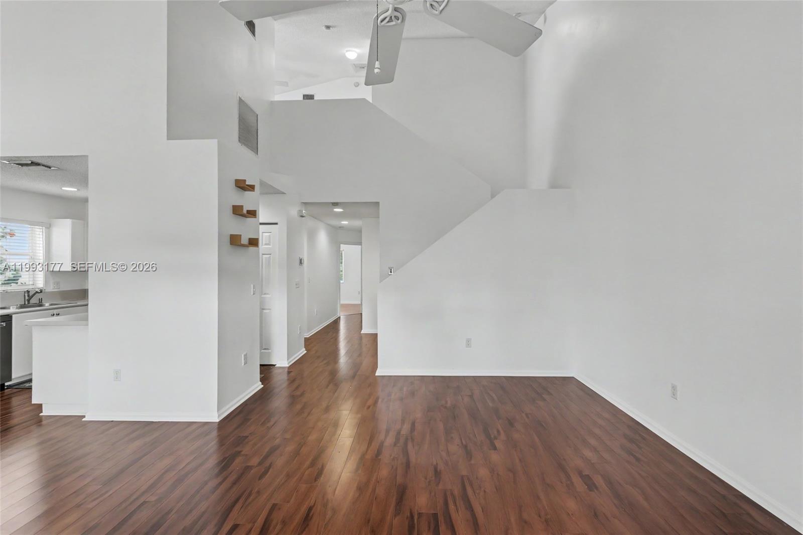 A11993177 Property Photo 16