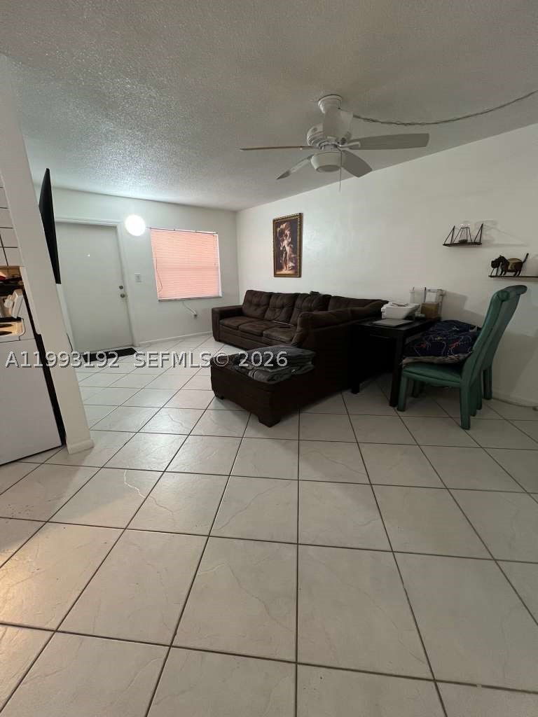 1747 Rodman St 309 Property Photo 3