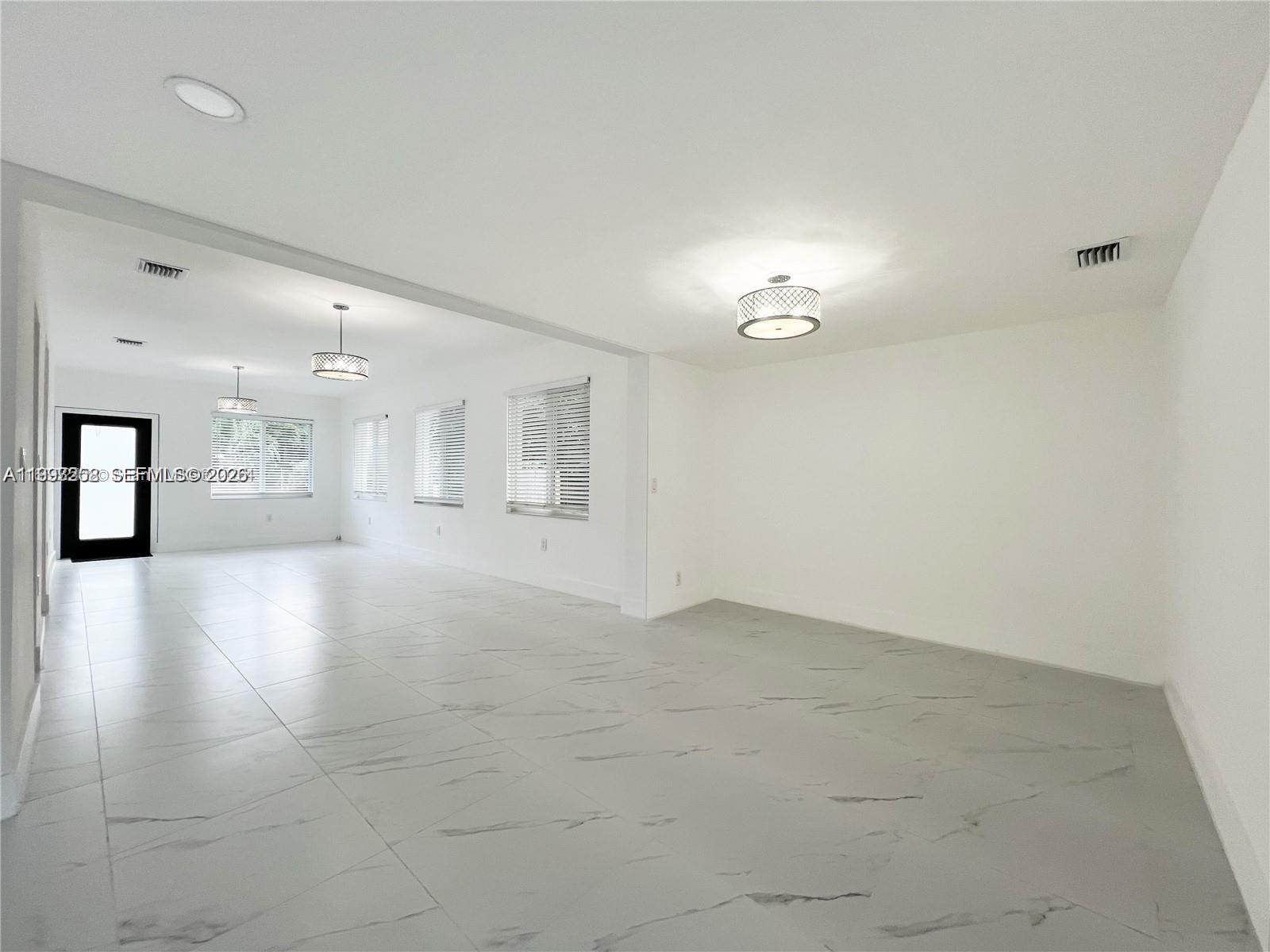 5401 W Broward Blvd Property Photo 10