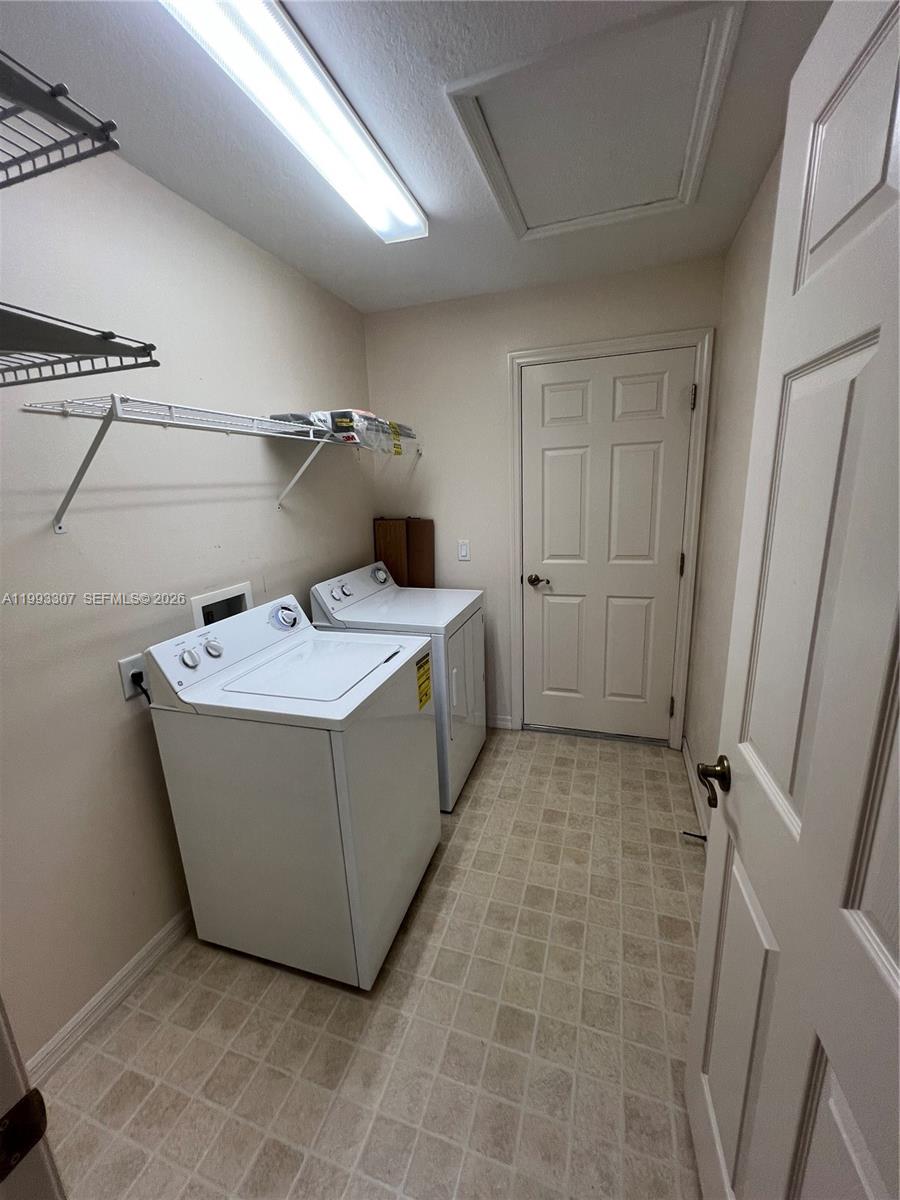 1679 Sw 156th Ln Property Photo 4