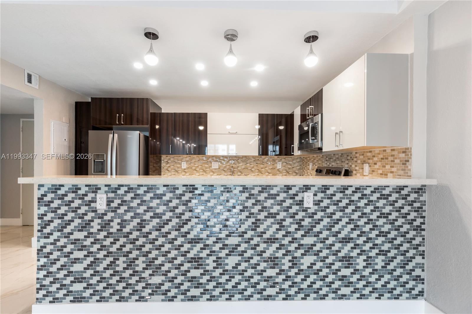 19380 Collins Ave 507 Property Photo 6