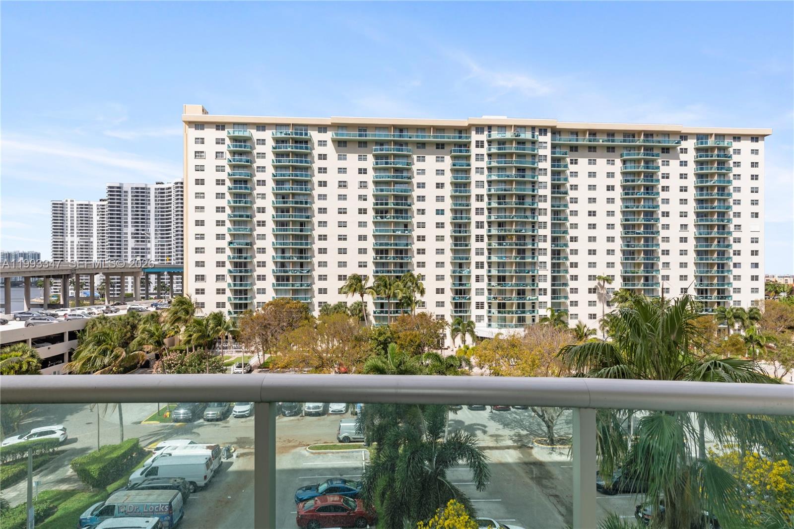 19380 Collins Ave 507 Property Photo 14