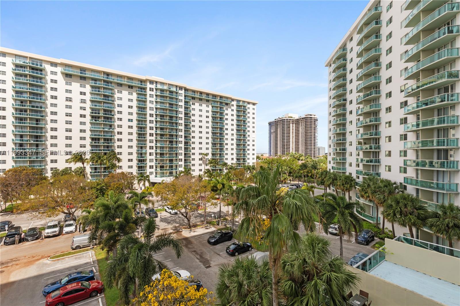 19380 Collins Ave 507 Property Photo 15