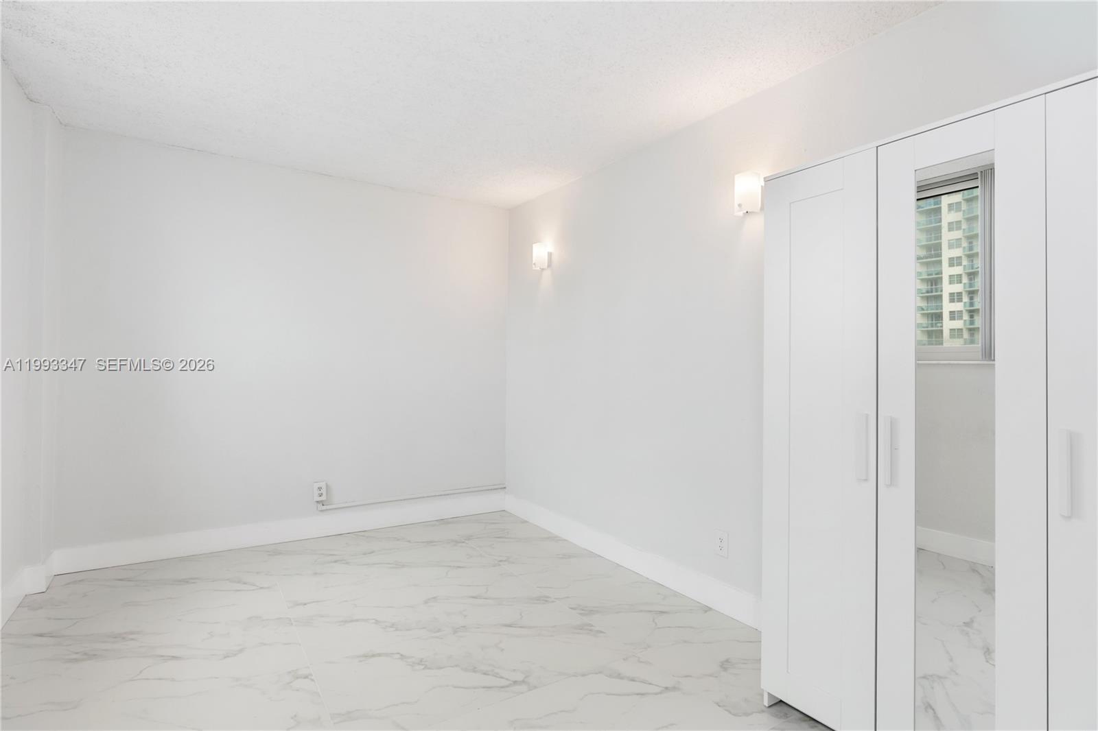 19380 Collins Ave 507 Property Photo 20