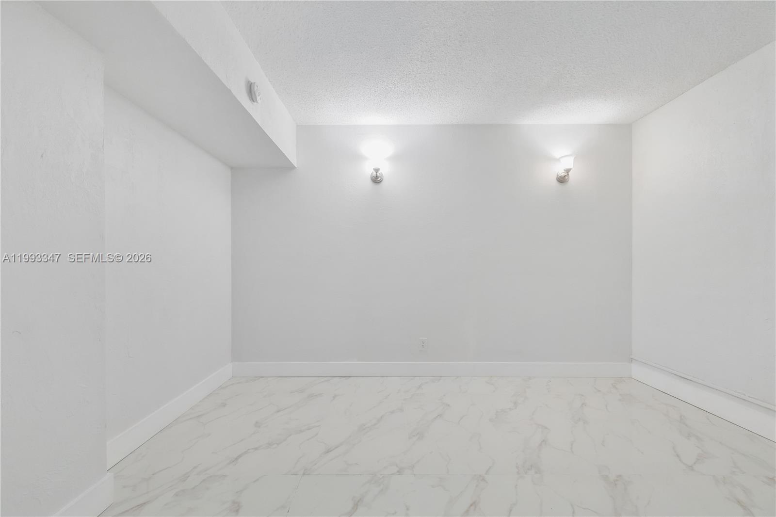 19380 Collins Ave 507 Property Photo 21