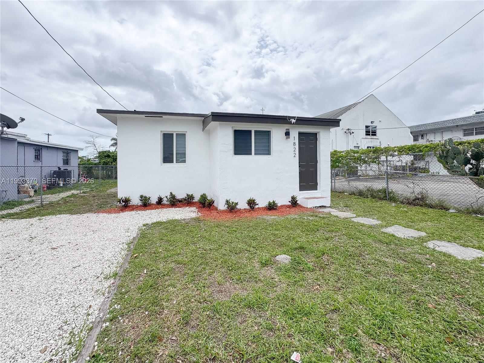 1822 Nw 66th St Property Photo 1