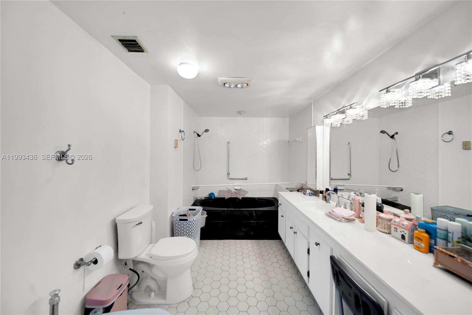 3800 Hillcrest Dr 1007 Property Photo 6
