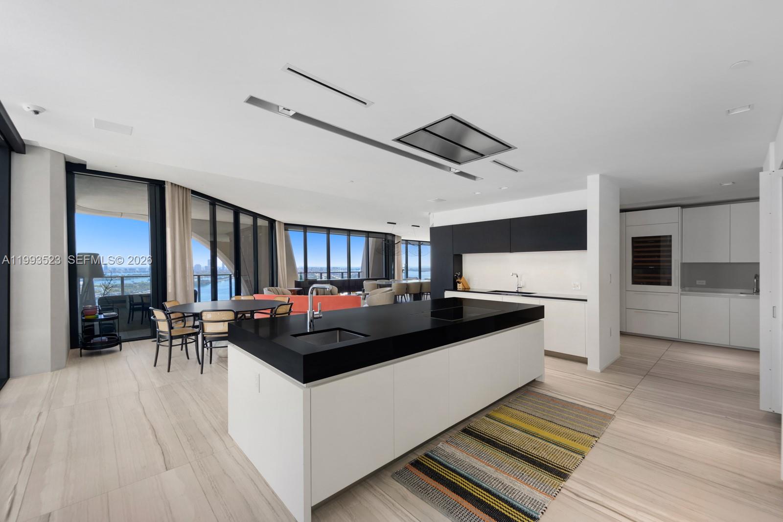 1000 Biscayne Blvd 2702 Property Photo 23