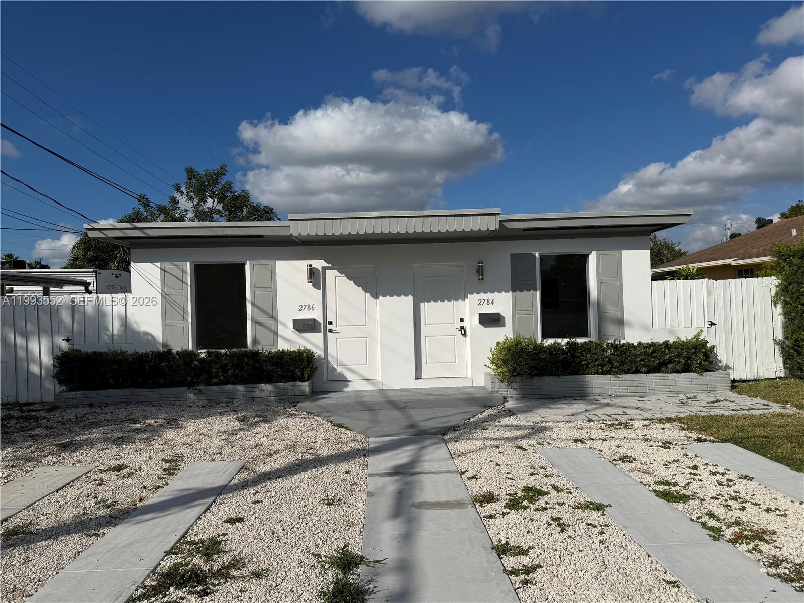 2784 Sw 31st Pl Property Photo 1