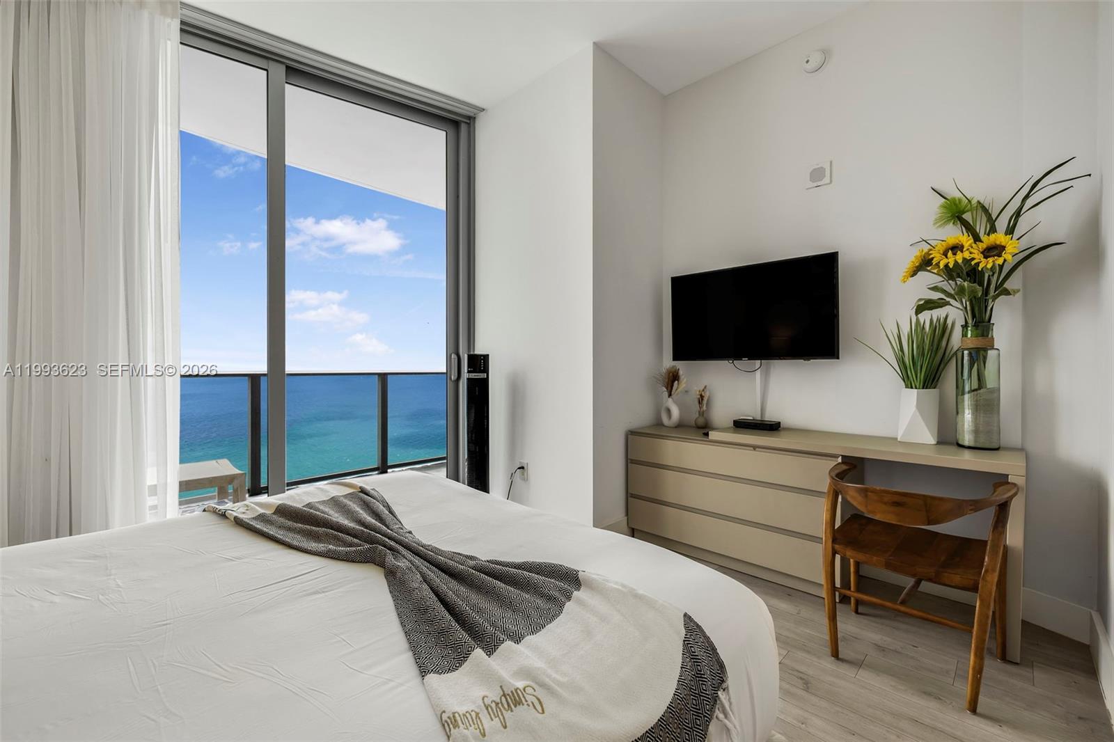 4111 S Ocean Dr Lph1 Property Photo 13