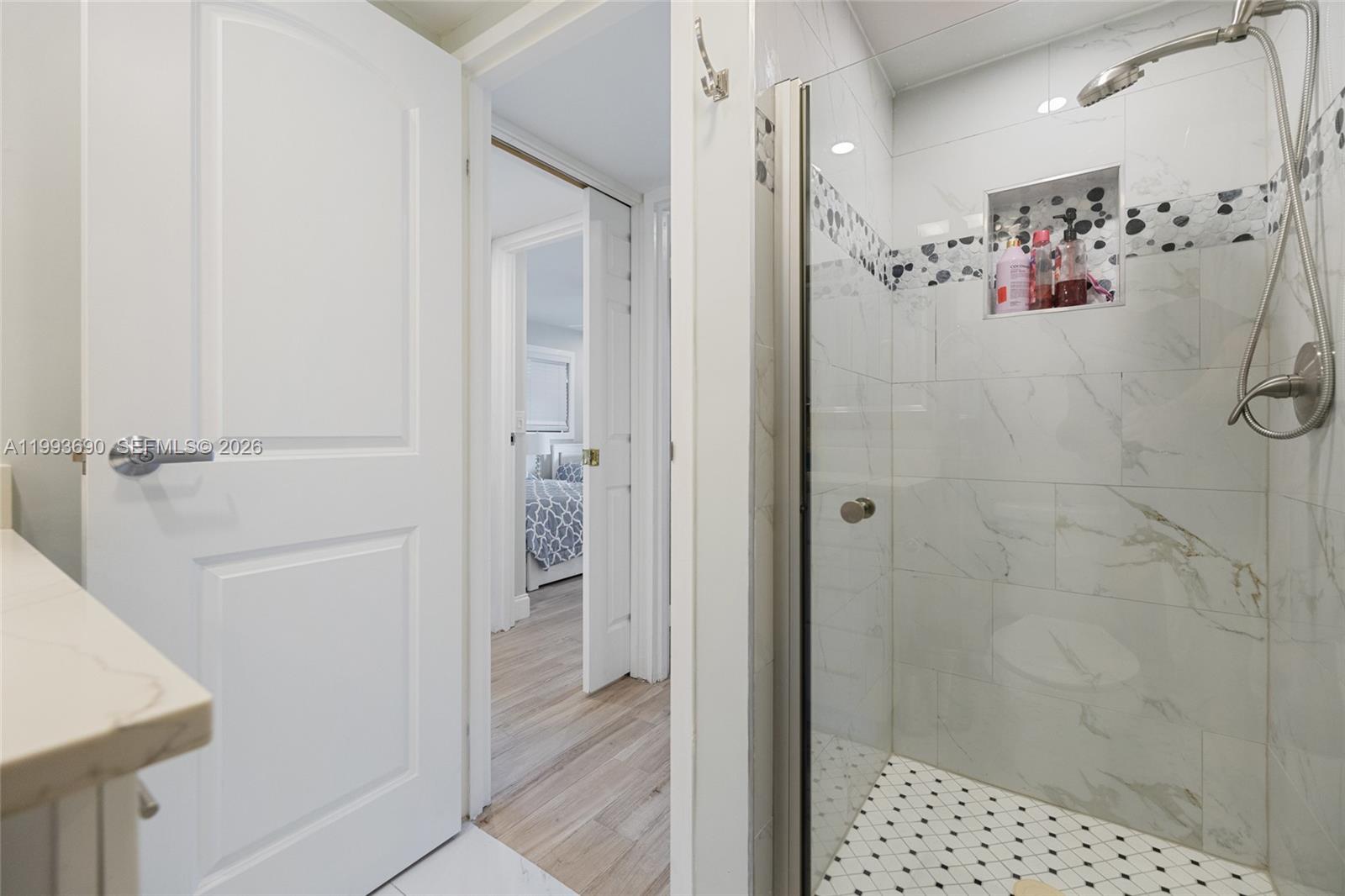 72 Monaco B 72 Property Photo 24