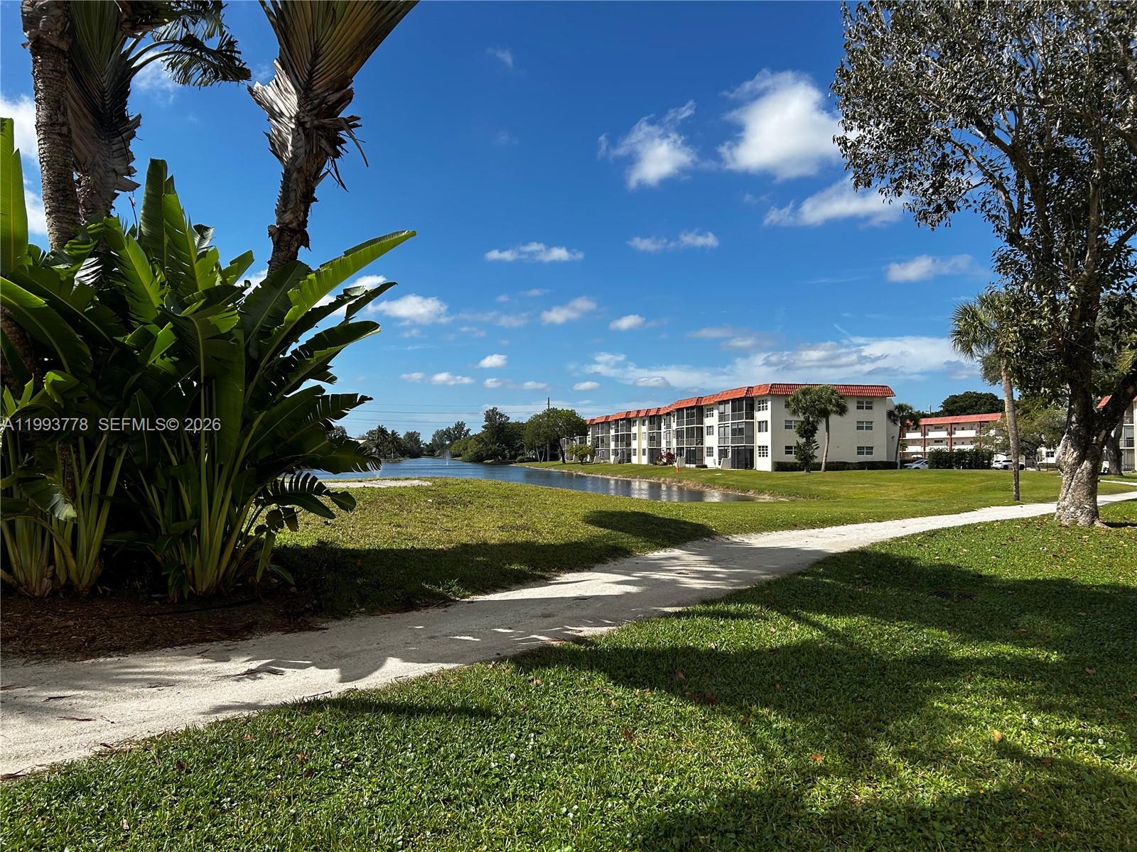 411 S Hollybrook Dr 105 Property Photo 17