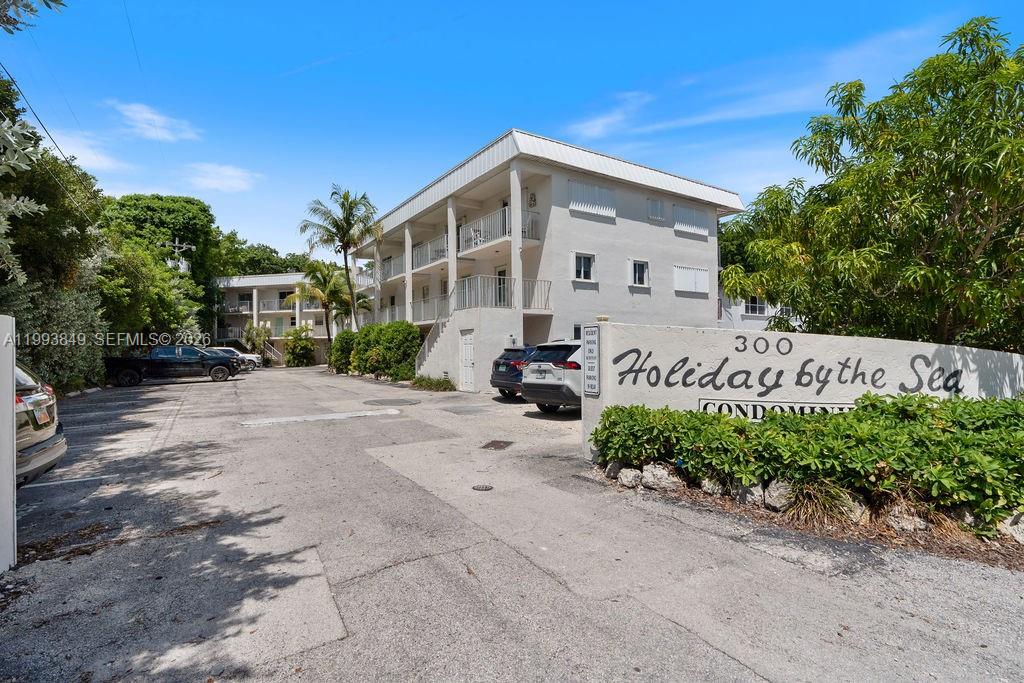 300 Ocean Dr 26 Property Photo 38