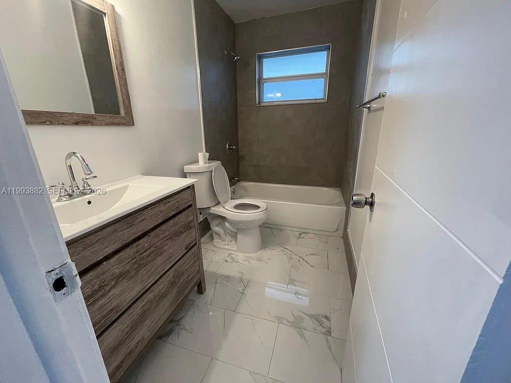 3906 Sw 12th Ct 1-4 Property Photo 4